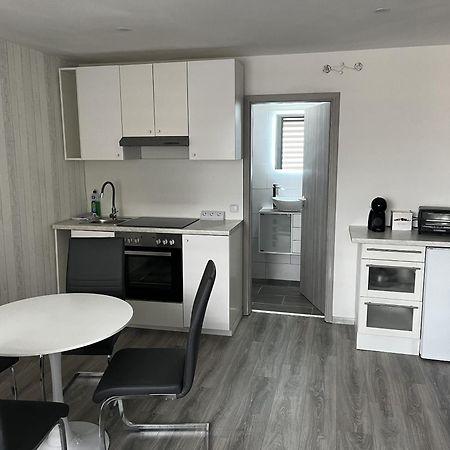 Messe-Hotelzimmer-Einzimmerappartement Leverkusen Phòng bức ảnh