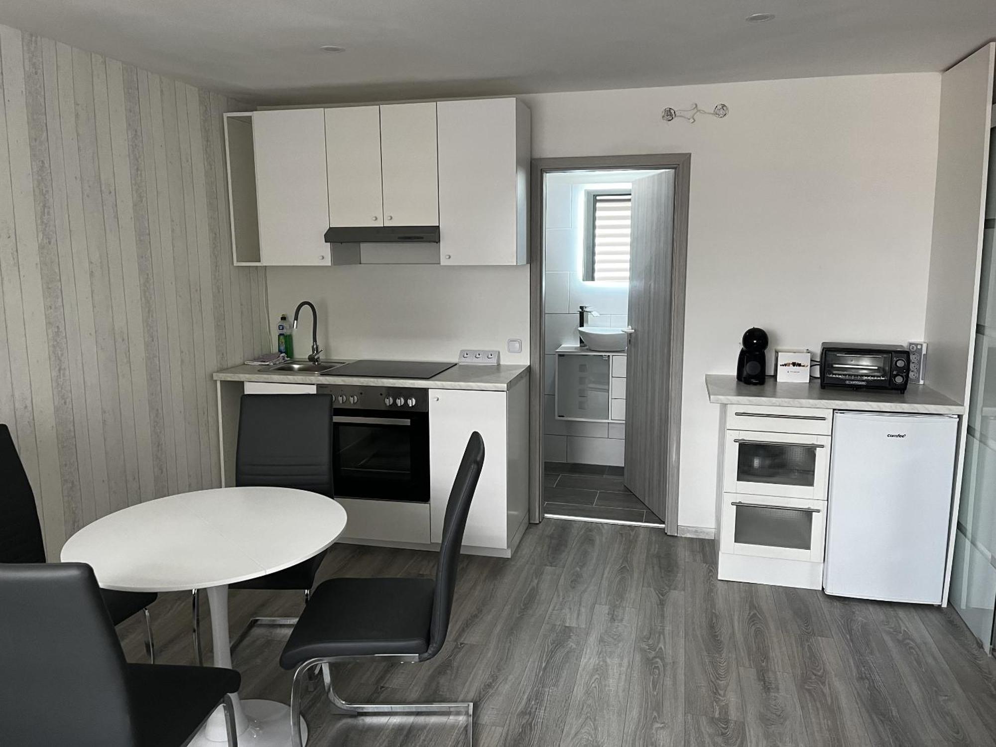 Messe-Hotelzimmer-Einzimmerappartement Leverkusen Phòng bức ảnh